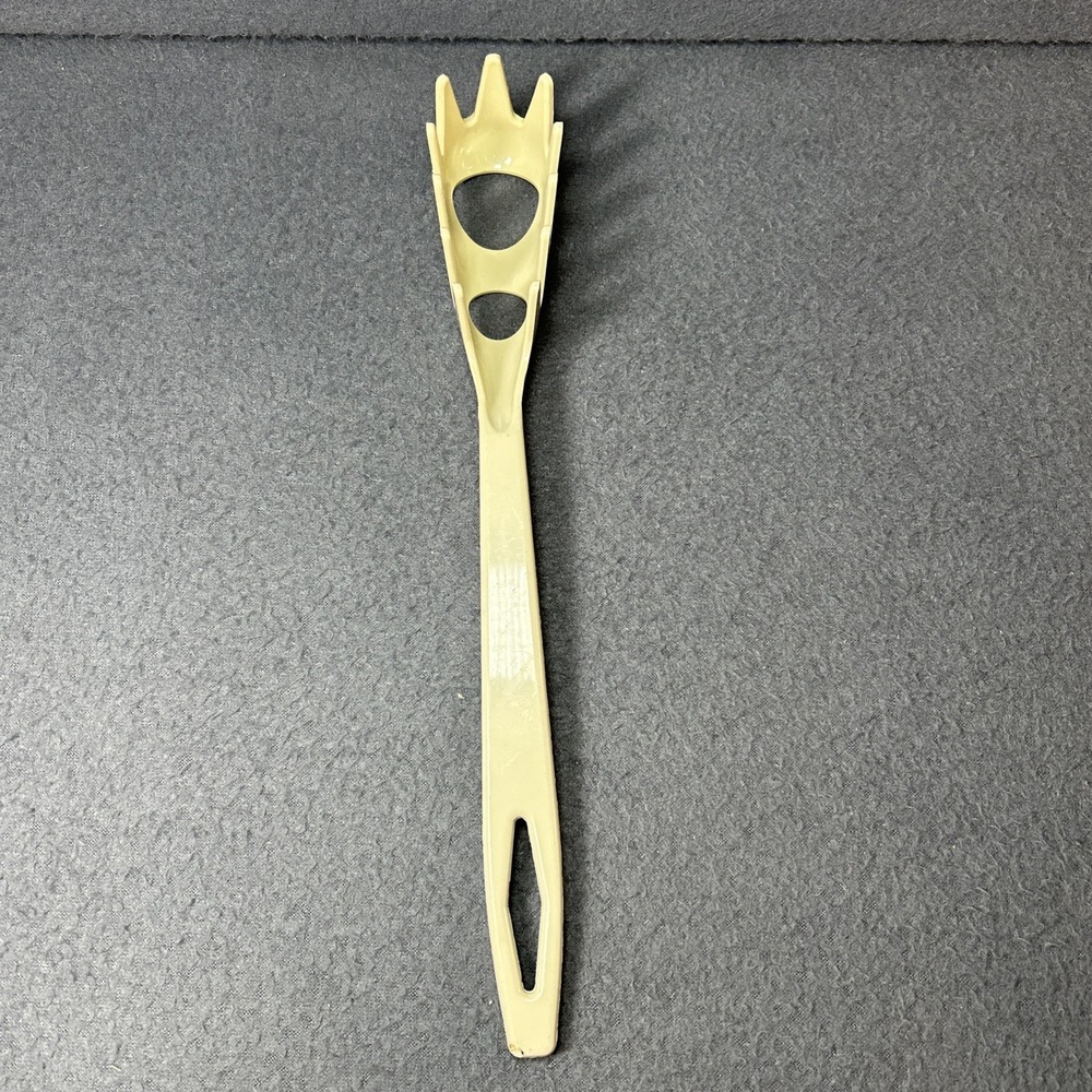 Vintage Taylor Made Plastic Pasta Serving‎ Spoon Mid-Century Kitchenware Almond